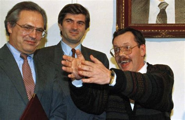 UN envoy Giandomenico Picco, who helped end the Iran-Iraq war and won hostage releases, has died