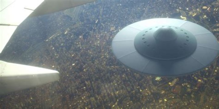 US must reveal secrets of 'best ever' UFO photo showing 100ft craft over Scotland after 'UK cover up', says investigator