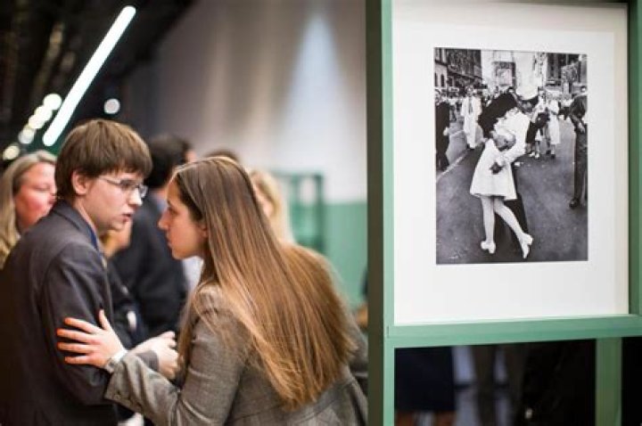 V-J Day ‘Kiss’ photo stays on display as VA head reverses department memo that would’ve banned it