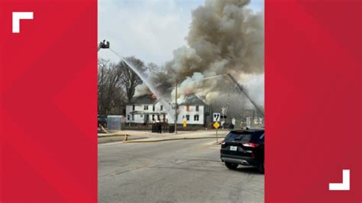 Vehicles, motorcycles damaged in Galesburg fire