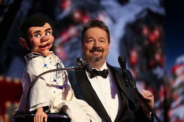 Ventriloquist Terry Fator stops by Radio Row – WHBF – OurQuadCities.com