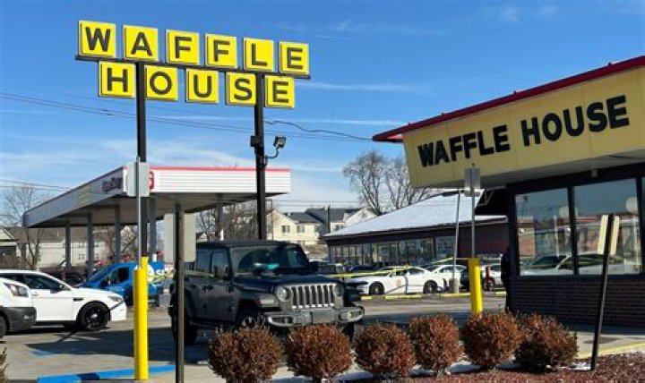 Waffle House shooting in Indianapolis leaves 1 dead, 5 injured, police say