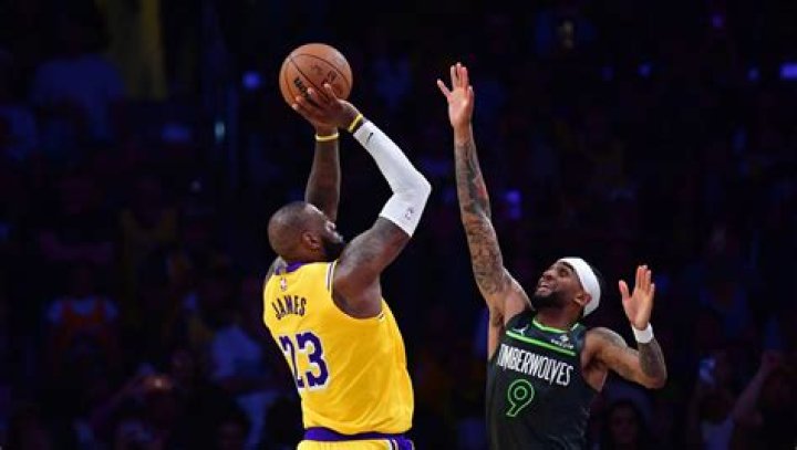 Watch: Leaked Video Reveals Knicks' Recruiting Pitch to LeBron James During 2010 Free Agency