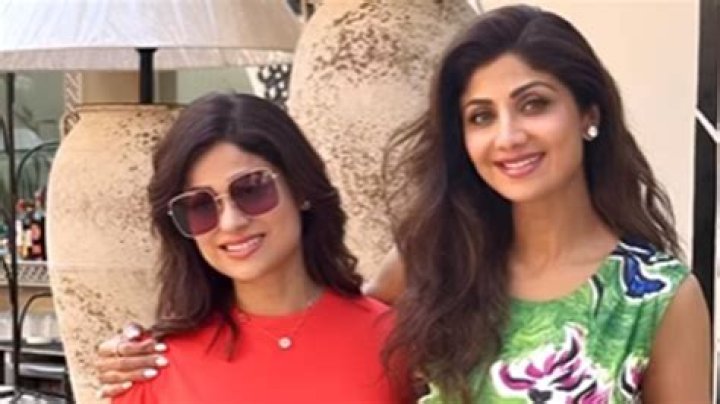 WATCH: Shilpa Shetty steps out for family dinner with hubby Raj Kundra, kids, sister Shamita Shetty and mom