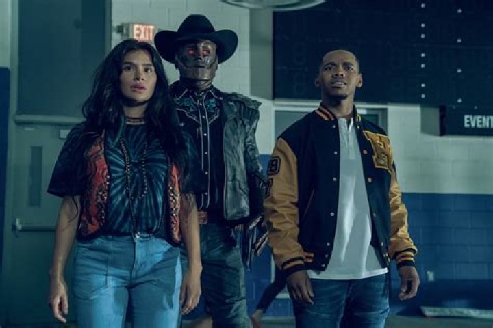 What's The Song Playing In You's Season 4, Part 2 Trailer?