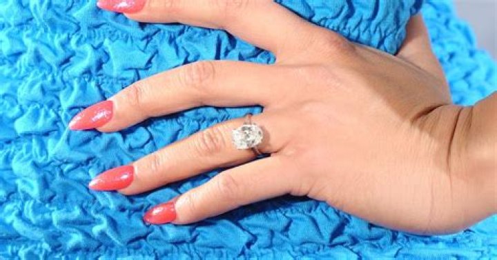What Are Stiletto Nails? A Complete Guide To Having Claws