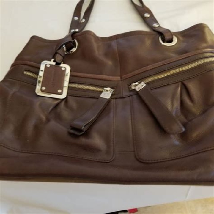 What Happened To B Makowsky Handbags?
