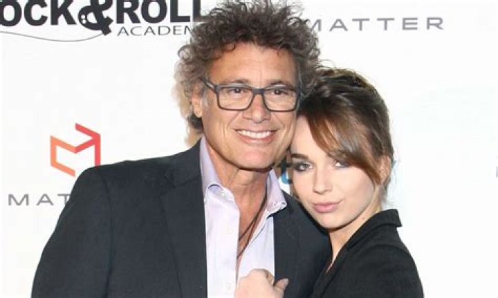 What happened to Steven Bauer? Spouse, Net Worth, Height, Bio