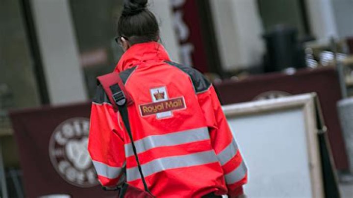 What is a postman’s salary in the UK?