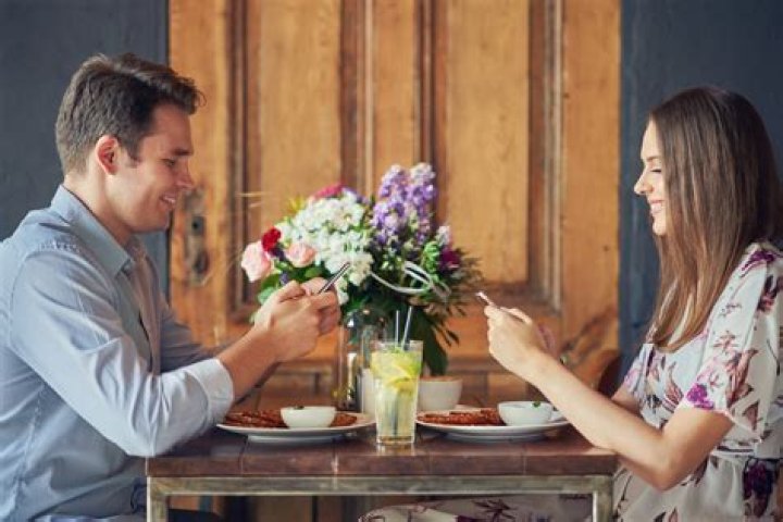 What To Know If You Met Your Significant Other During Mercury Retrograde, According To Astrologers