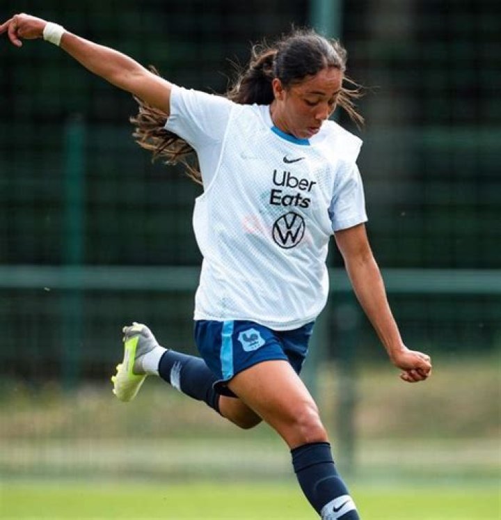 Where Are Selma Bacha (Footballer) Parents From? Family Ethnicity And Origin Explored