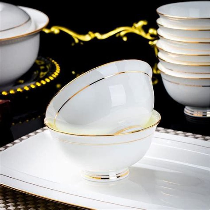 Where can I find Scoop eating plates/bowls made of china?
