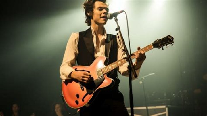 Who Does Harry Styles Play In 'Dunkirk'? His Breakout Role Is A Serious One