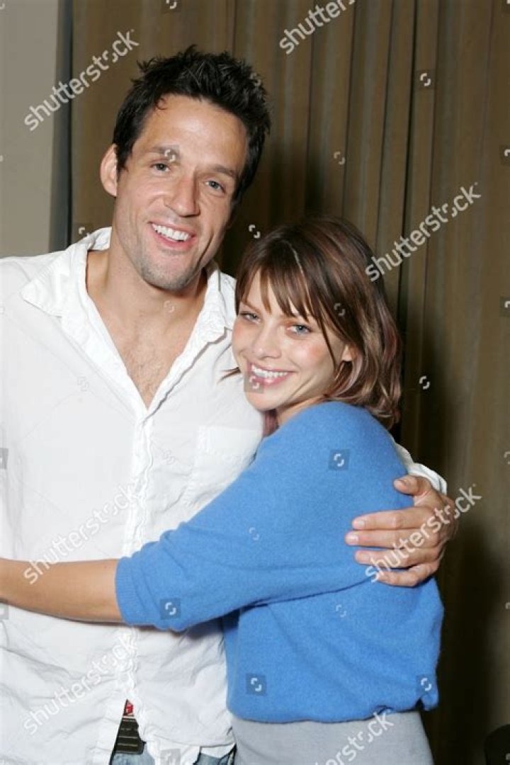 Who is Josh Hopkins Dating? | Relationships Boyfriend Husband