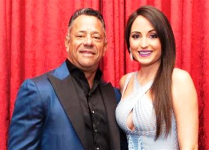 Who is Juliana Carlos Husband Chris Carlos?