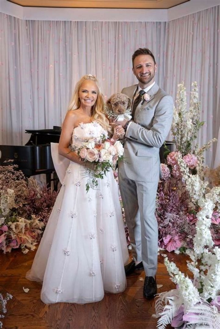 Who Is Kristin Chenoweth? American Actress & Singer’s Age, Net Worth, Boyfriend, Family & Biography