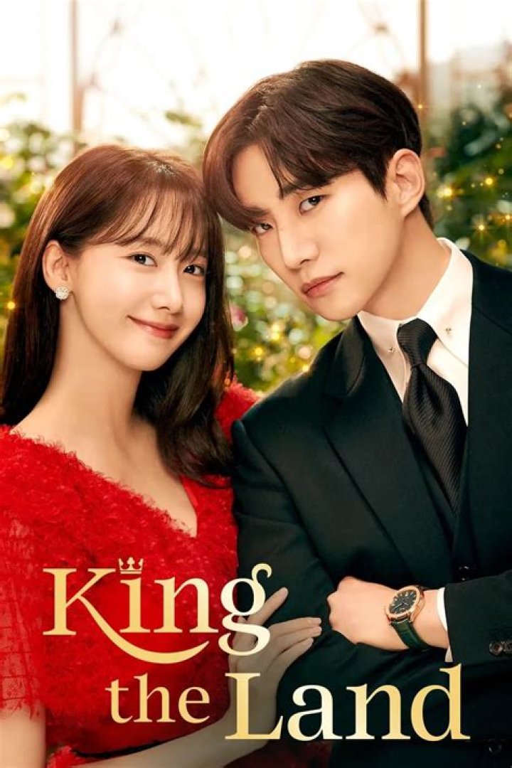 Who Is Lee Jun Ho Dating? King of ‘King The Land’ Dating Co-Star YoonA?