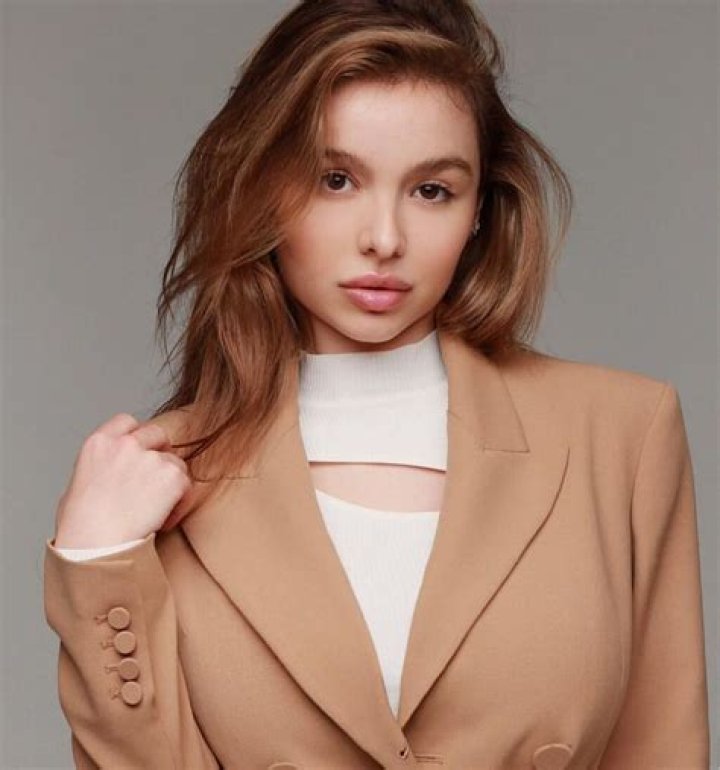 Who is Sophie Mudd? Biography, Wiki, Age, Family, Boyfriend, Net Worth & Life Story