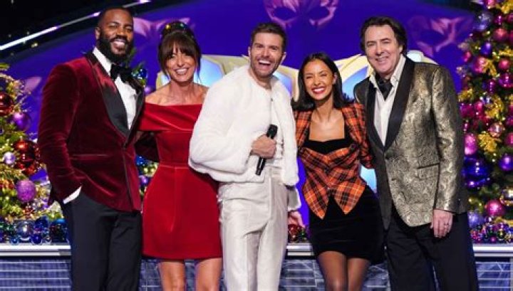 Who is the Turtle on The Masked Singer: Judges guess New Kids On The Block’s Joey McIntyre or Zac Efron