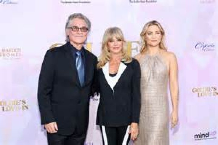 Why A Darker Ending Was Scrapped, According To Goldie Hawn