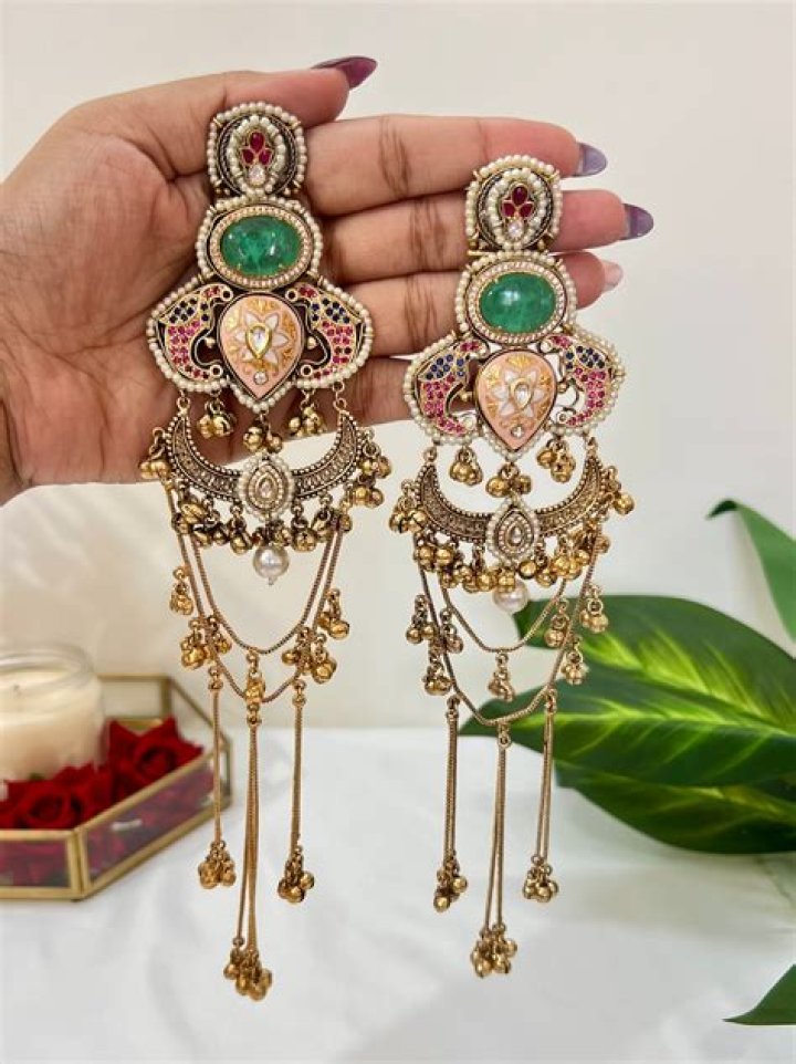 Yami Gautam in Kashmiri Dejhoor earrings
