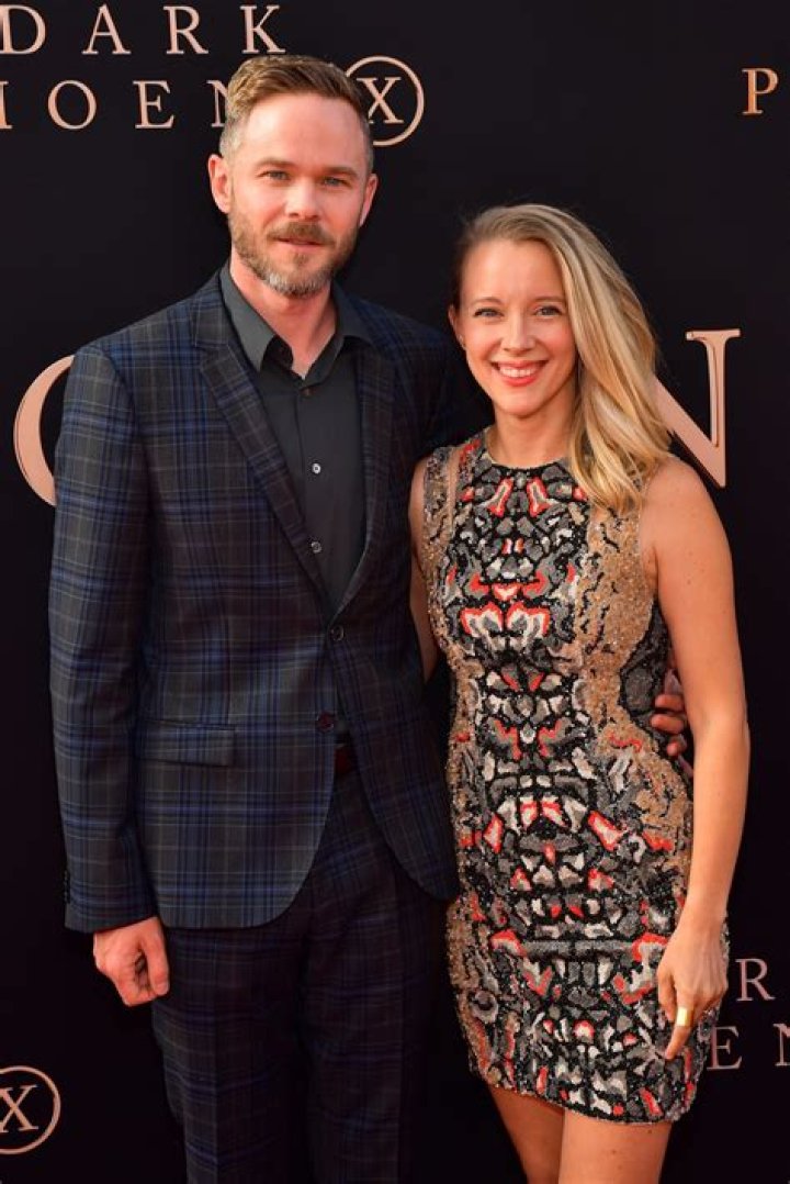 Zoe Kate (Wife of Aaron Ashmore) Wiki, Biography, Age, Boyfriend, Family, Facts and More